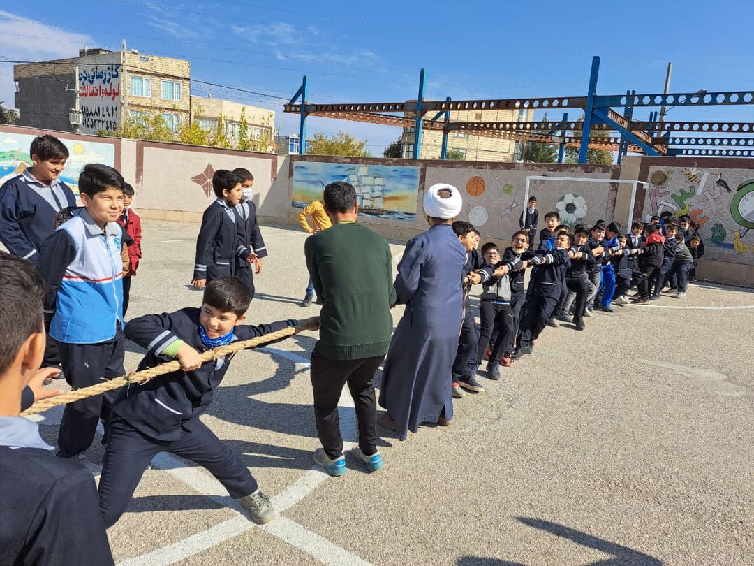 دبستان غیر انتفاعی رشد آفرین